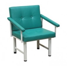 Кресло с подлокотниками